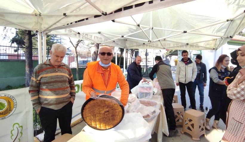 Akyazı'da orman köylülerine hibe destekli 10 traktör verildi