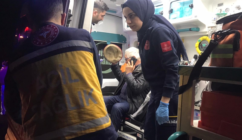 Akyazı'da otomobil dereye uçtu