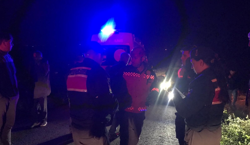 Akyazı'da otomobil dereye uçtu