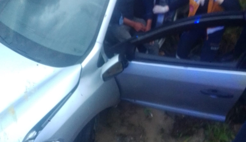 Akyazı'da otomobil su kanalına uçtu: 1 yaralı