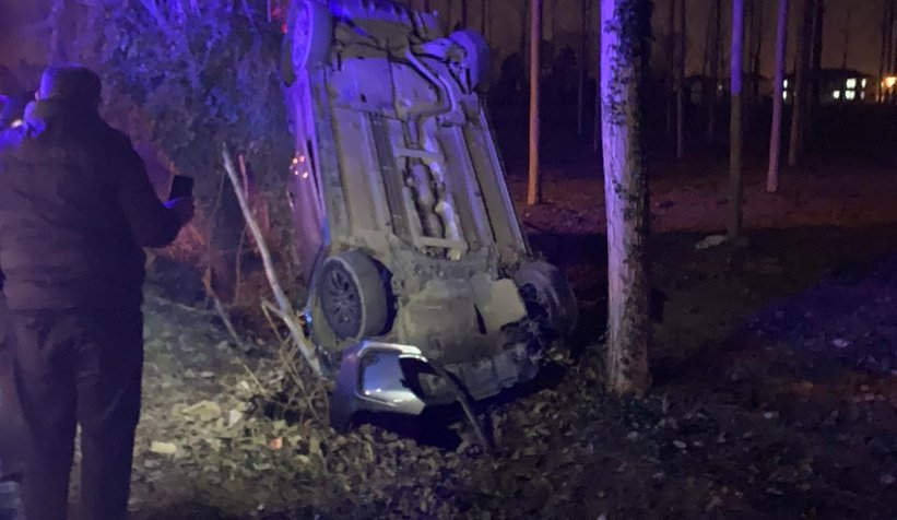 Akyazı'da otomobil takla attı: 1 yaralı