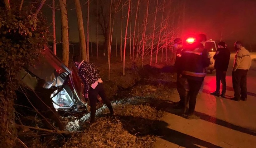 Akyazı'da otomobil takla attı: 1 yaralı