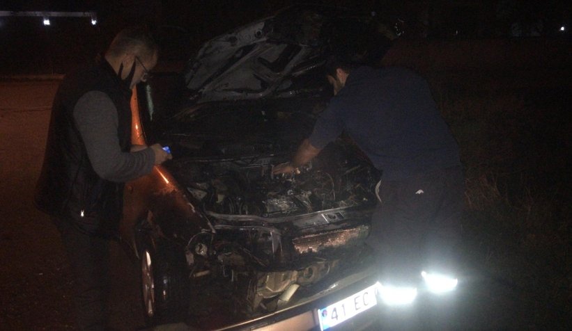 Akyazı'da otomobilde yangın