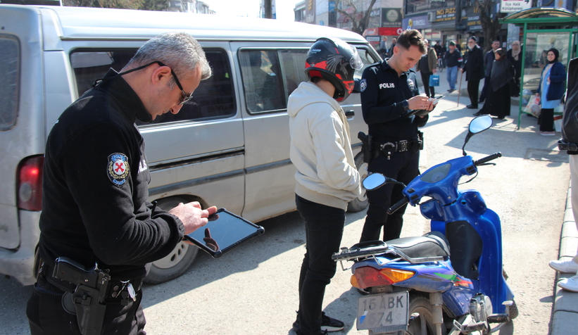akyazi-da-polis-kus-ucurtmuyorbg8yvwvnm3