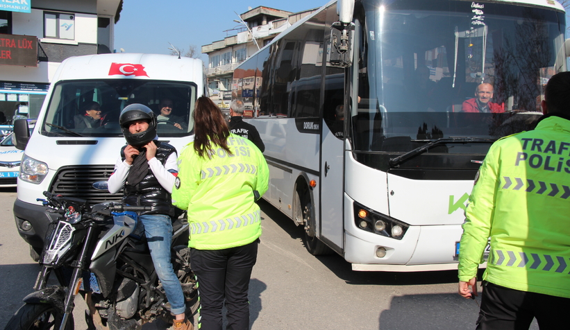 akyazi-da-polis-kus-ucurtmuyorbg8yvwvnm3