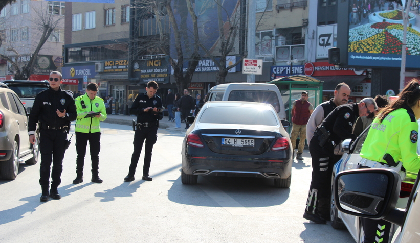 akyazi-da-polis-kus-ucurtmuyorbg8yvwvnm3