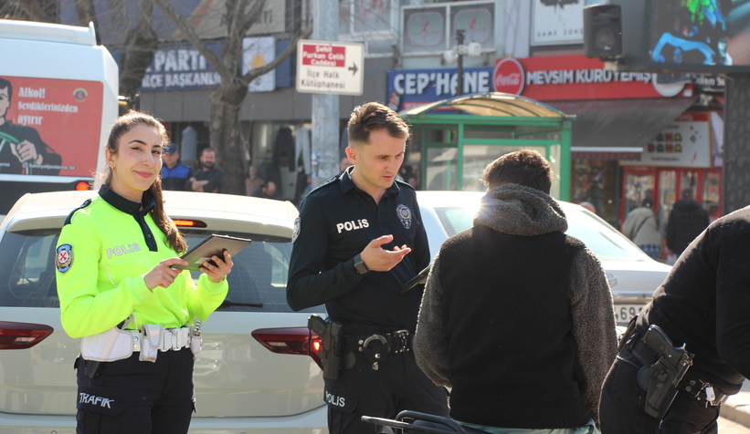 akyazi-da-polis-kus-ucurtmuyorbg8yvwvnm3