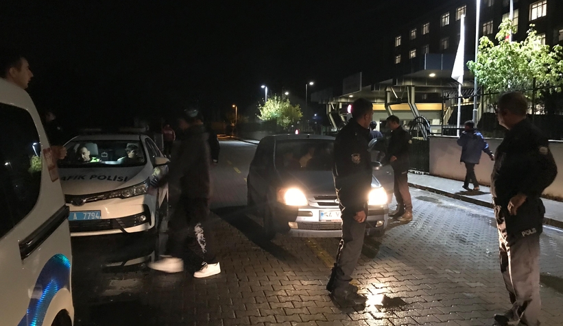 akyazi-da-polis-ogrencilerin-guvenligi-icin-denetim-yapiyoroxvjogd3cu