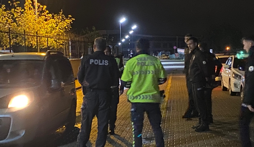 akyazi-da-polis-ogrencilerin-guvenligi-icin-denetim-yapiyoroxvjogd3cu