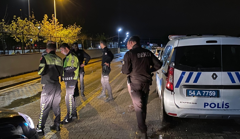 akyazi-da-polis-ogrencilerin-guvenligi-icin-denetim-yapiyoroxvjogd3cu