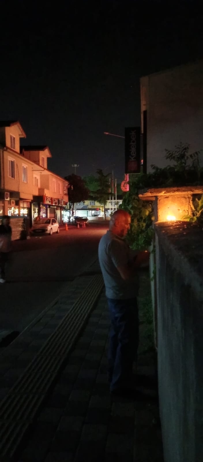 akyazi-da-sedas-i-mum-yakarak-protesto-ettilert1vnszhhtz
