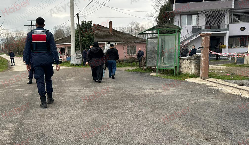 Akyazı'da silahlı saldırı: 2 kişi vuruldu