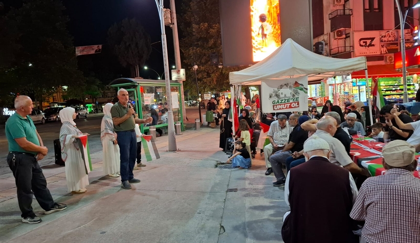 Akyazı'da STK'lardan Gazze için vicdan nöbeti