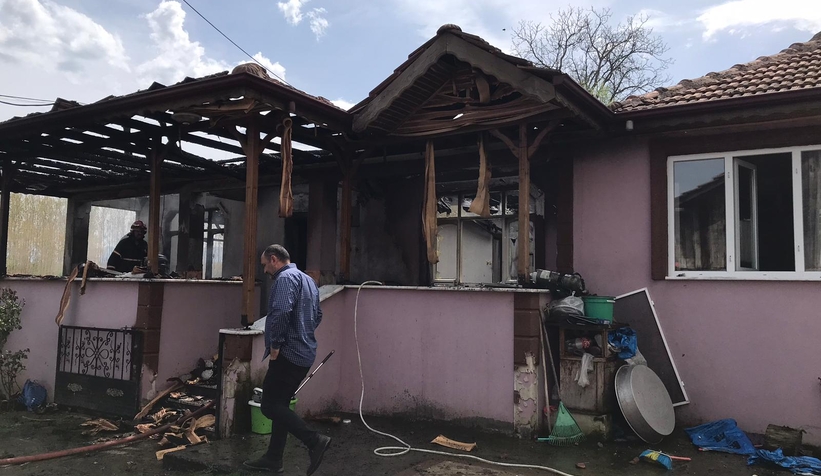 akyazi-da-tek-katli-ev-yandiz3fhu2q5mw