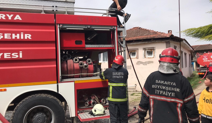 akyazi-da-tek-katli-ev-yandiz3fhu2q5mw