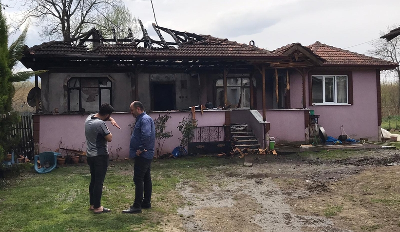 akyazi-da-tek-katli-ev-yandiz3fhu2q5mw