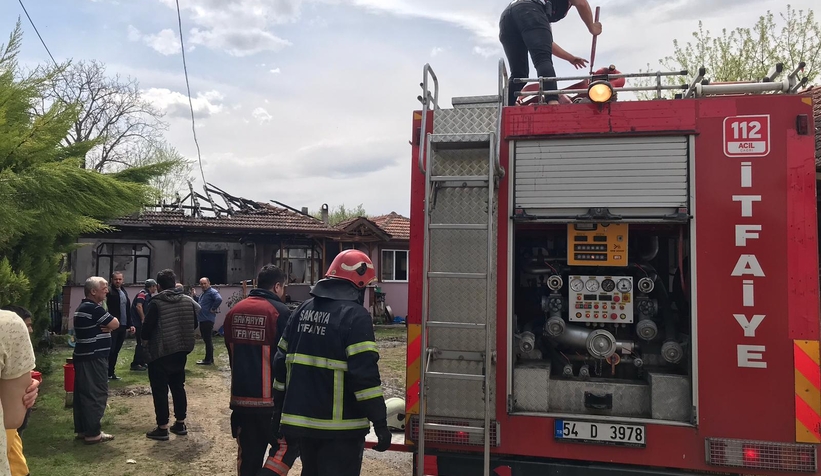 akyazi-da-tek-katli-ev-yandiz3fhu2q5mw