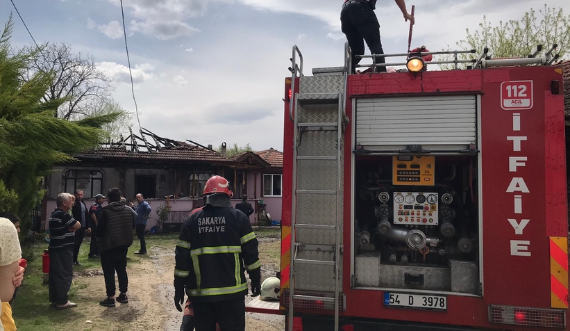 akyazi-da-tek-katli-ev-yandiz3fhu2q5mw