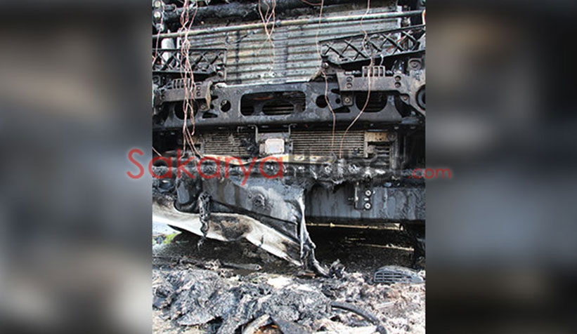 Akyazı'da tır yandı