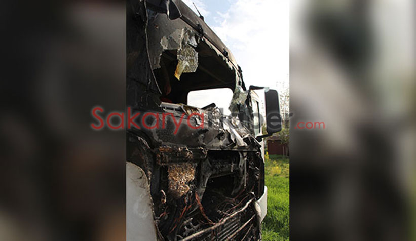 Akyazı'da tır yandı