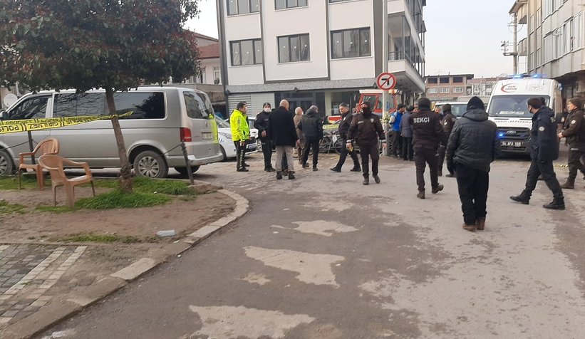 Akyazı'da silahlı saldırı 2 yaralı