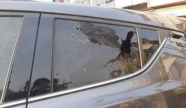 Akyazı'da silahlı saldırı 2 yaralı