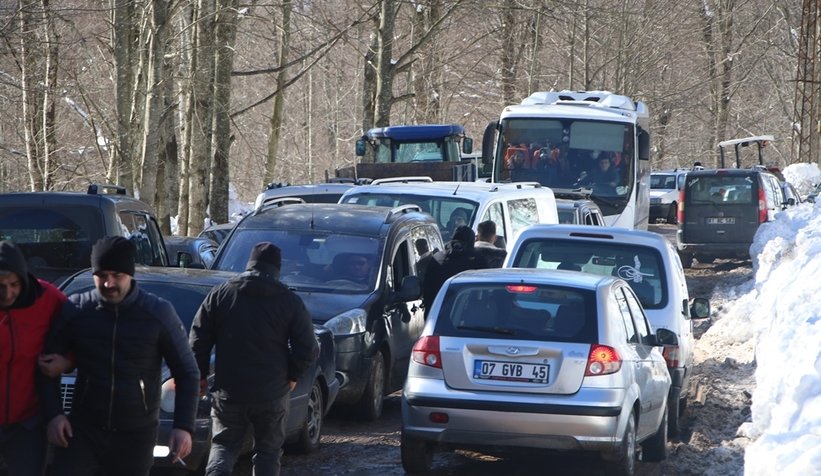 Akyazı'da Uludağ'ı aratmayan kar şenliği