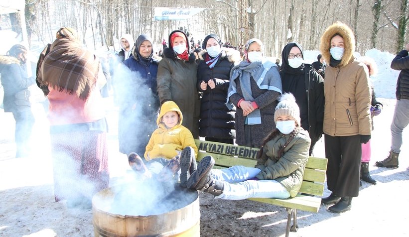 Akyazı'da Uludağ'ı aratmayan kar şenliği
