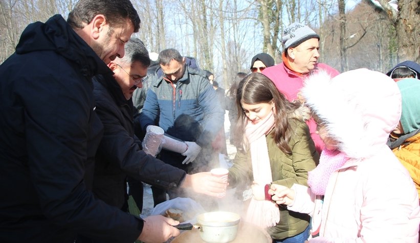 Akyazı'da Uludağ'ı aratmayan kar şenliği