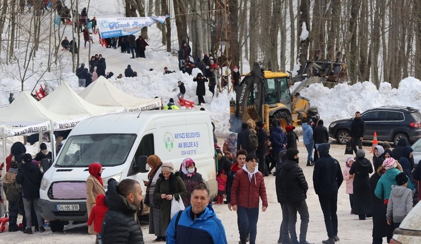 Akyazı'da Uludağ'ı aratmayan kar şenliği