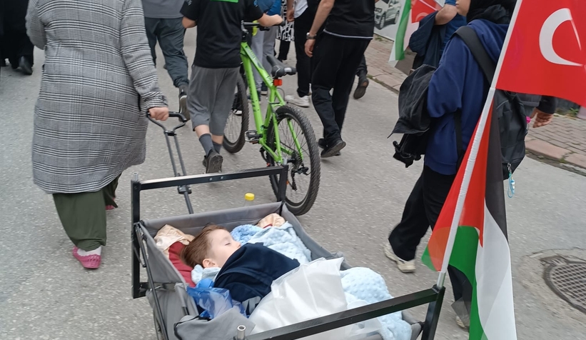 akyazi-da-universiteliler-filistin-ve-dogu-turkistan-icin-yurududi9qzwf1ek