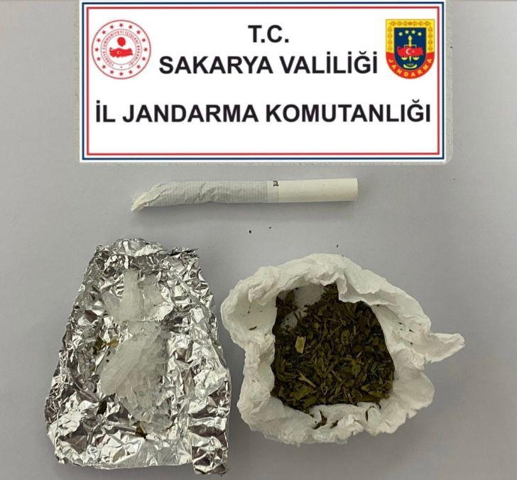 akyazi-da-uyusturucu-operasyonlari-64-kisi-yakalanditug5bxhvyk