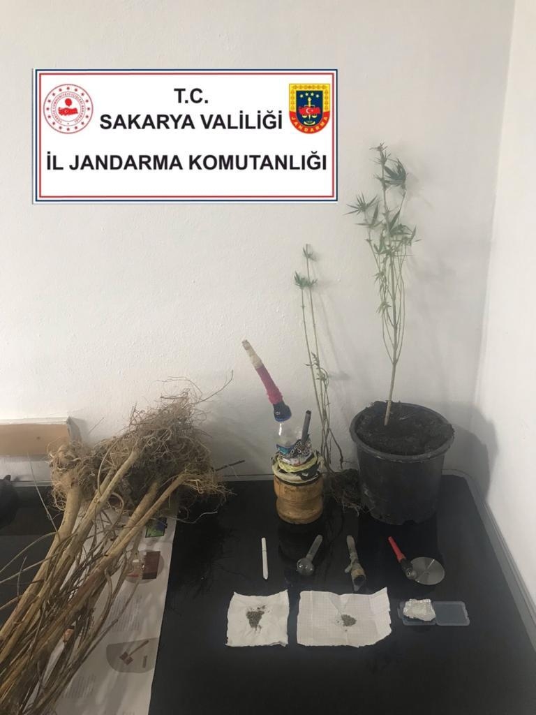 akyazi-da-uyusturucu-operasyonlari-64-kisi-yakalanditug5bxhvyk