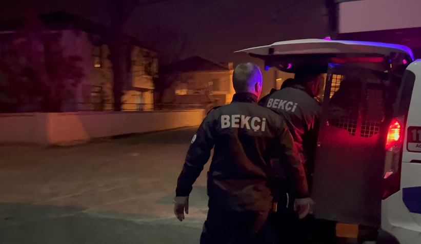 Akyazı'da yılbaşı gecesi yapılan uygulamada bir sürücü ekiplere zor anlar yaşattı