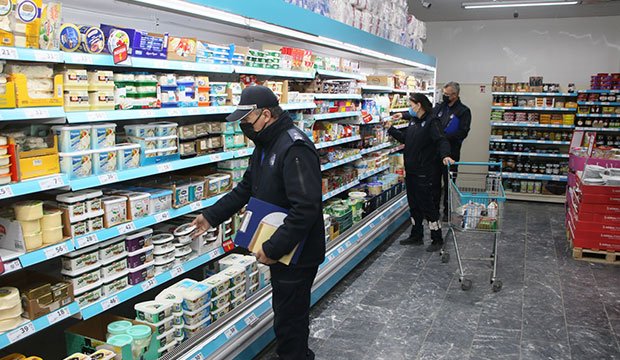 Akyazı da zincir marketlere ceza