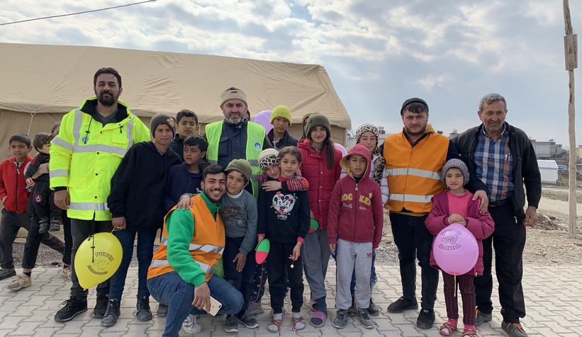 akyazi-ekipleri-deprem-bolgesinde-hastalik-cikmasin-diye-mucadele-ediyordw0vsnjhdt