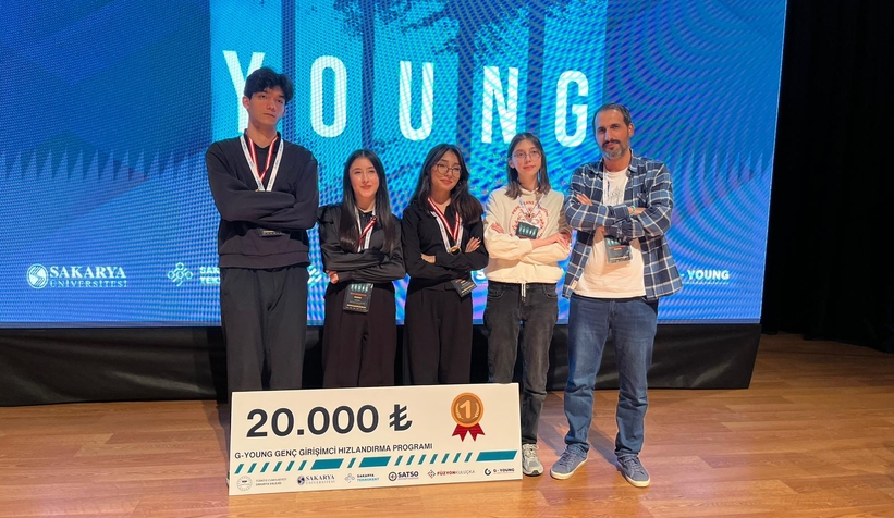 akyazi-eyyup-genc-fen-lisesi-ogrencilerinden-buyuk-basaridhvmsjg1wh