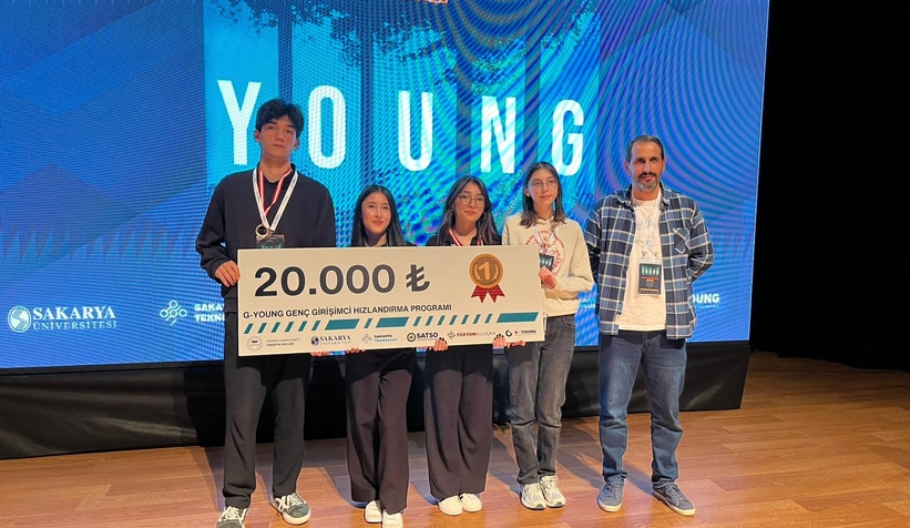 akyazi-eyyup-genc-fen-lisesi-ogrencilerinden-buyuk-basaridhvmsjg1wh