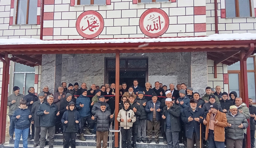 Akyazı Güneş Camii ibadete açıldı