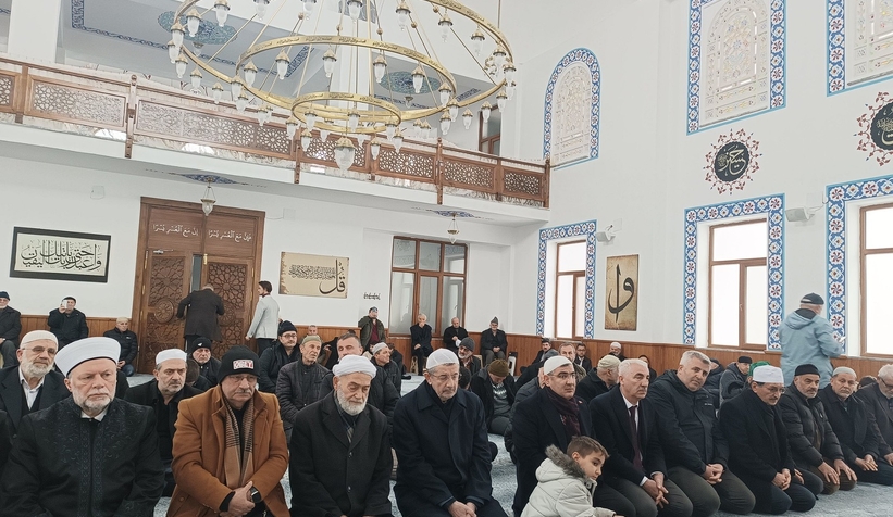 Akyazı Güneş Camii ibadete açıldı