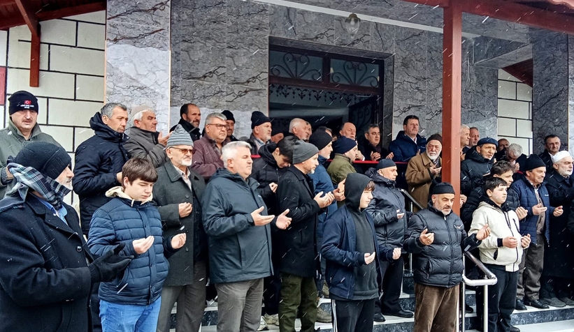 Akyazı Güneş Camii ibadete açıldı