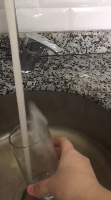 Akyazı Güvençler'de çeşmelerden çamurlu su akıyor