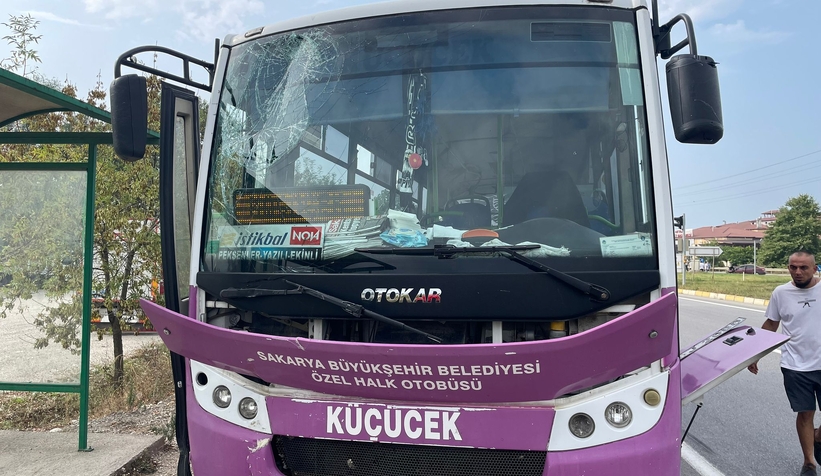 Akyazı Hastane Kavşağında kaza