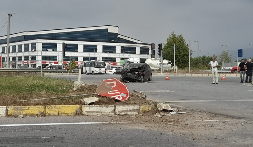 Akyazı Hastane Kavşağında kaza