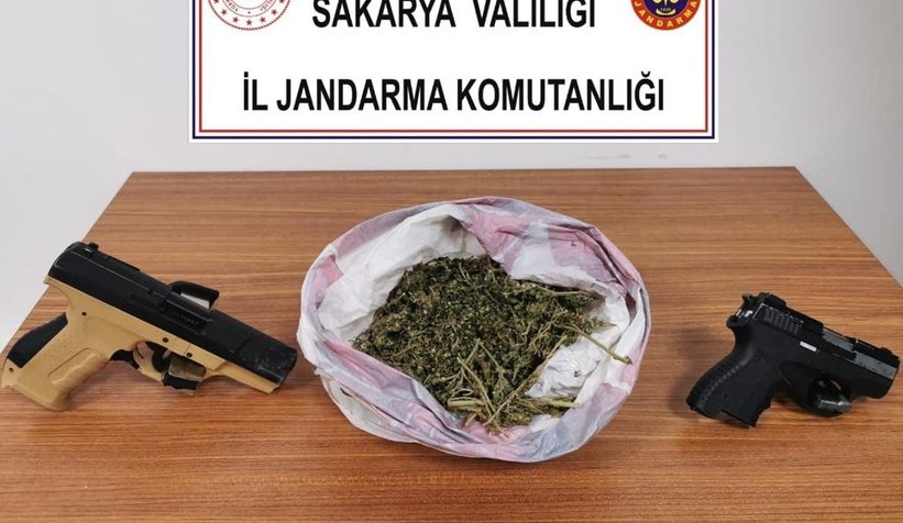 akyazi-hendek-ve-adapazari-nda-zehir-tacirlerine-operasyonb0oxddzkrl