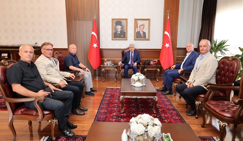 Akyazı heyeti Vali Doğan ile görüştü