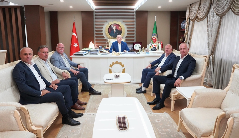 Akyazı heyetinden TZOB Genel Başkanı Şemsi Bayraktar'a ziyaret