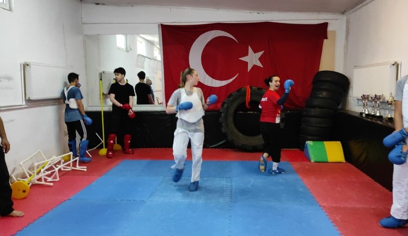 Akyazı karateciler şampiyonaya hazır