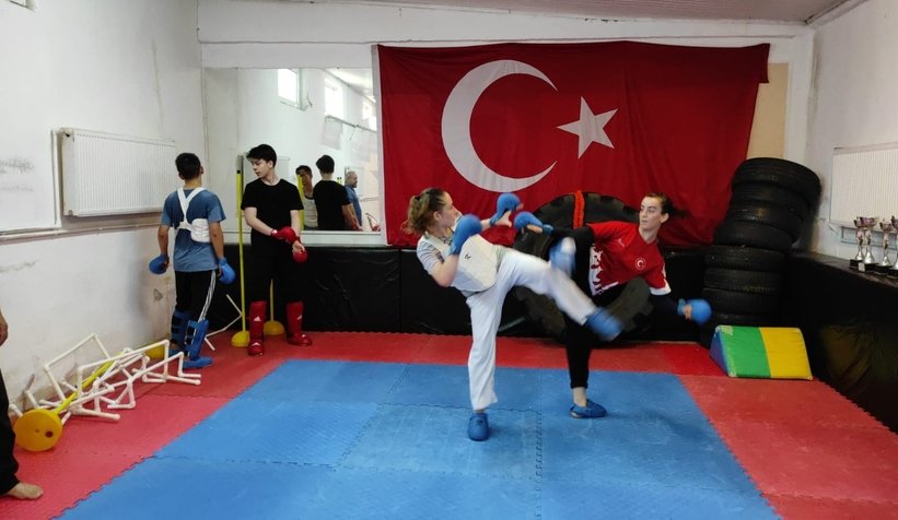 Akyazı karateciler şampiyonaya hazır