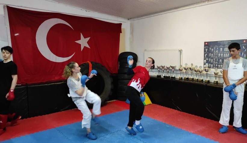 Akyazı karateciler şampiyonaya hazır